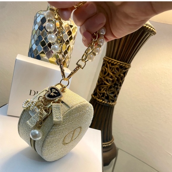 Dior - Picture 4 of 14